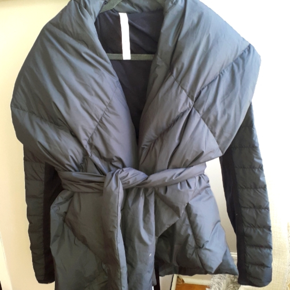 Lululemon puffy coat!!